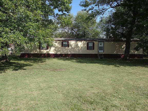 2nd image of 401 Wyandotte Pl