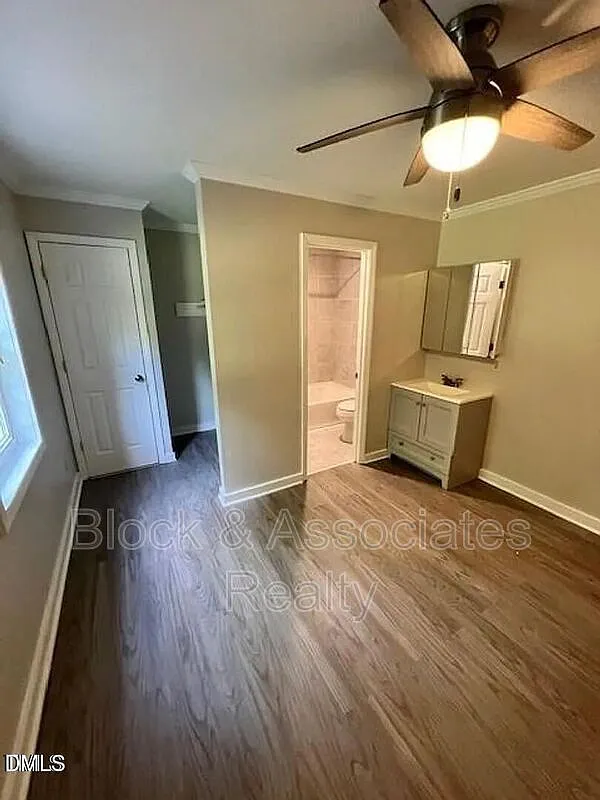 1 bed, 1.0 bath, 465 sqft, $1,095 — Photo 3