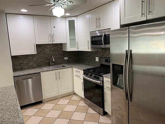 3rd image of 10154 Hartford Ct #3H