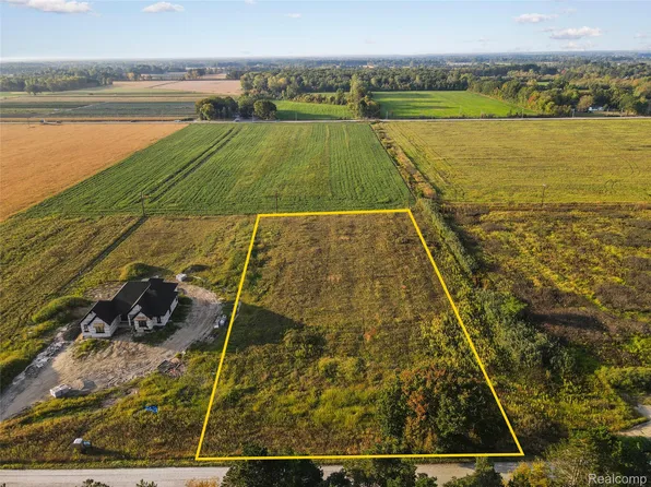 17428 Gilmore Rd, Armada, MI 48005