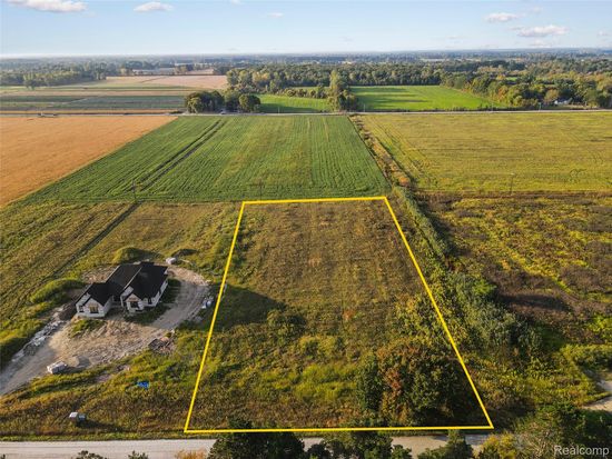 17428 Gilmore Rd, Armada, MI 48005