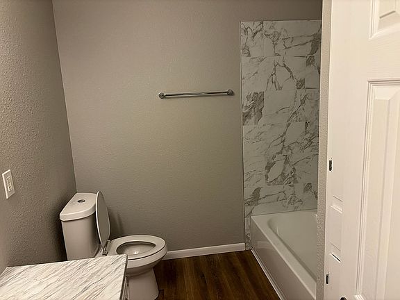 5th image of 2101 Ballinger St