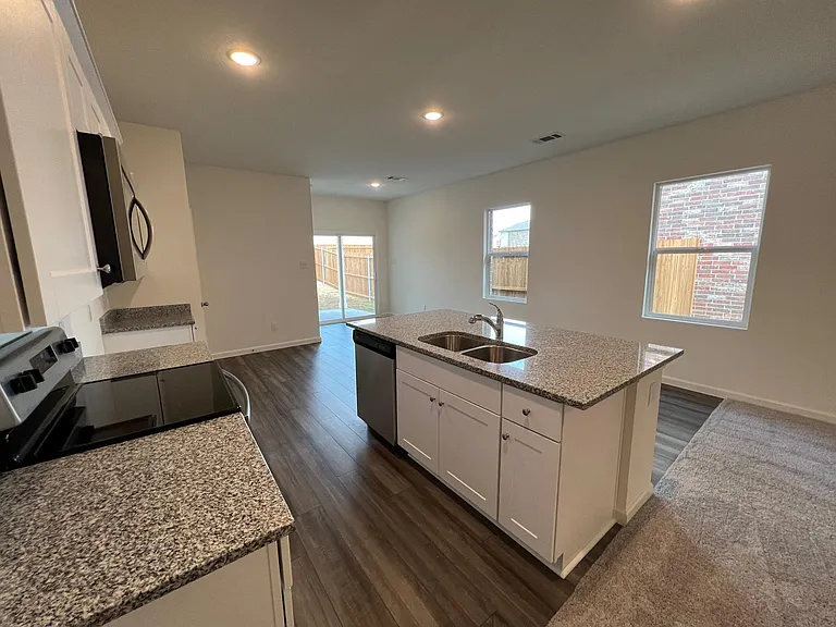 1710 Washington St — Photo 10