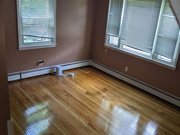 2nd image of 2021 Lincoln Ave