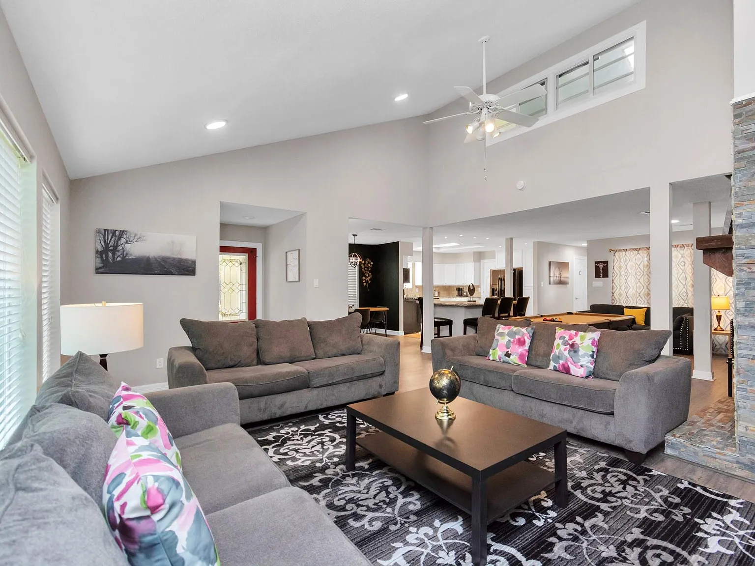 6 bed, 2.5 bath, 2556 sqft, $6,800 — Photo 2