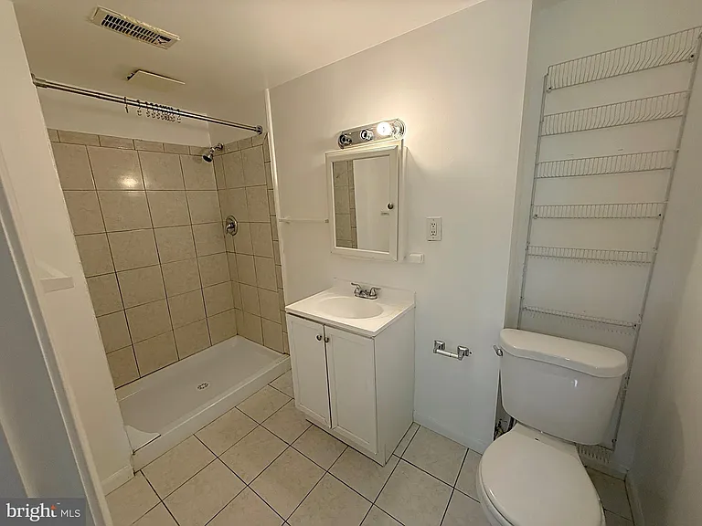 7104 Adelphi Rd — Photo 26