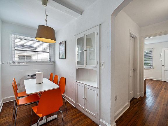 4th image of 39 Sidonia Ave APT 2