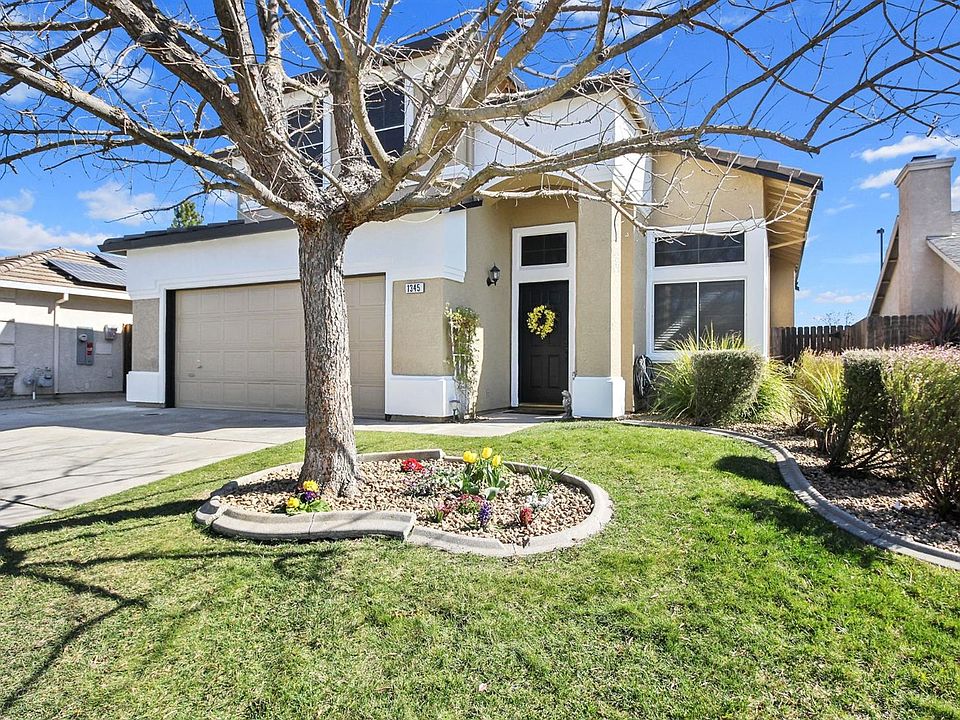 1st image of 1345 Larkflower Way
