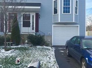 29 Honeysuckle Rd, Worcester, MA 01607