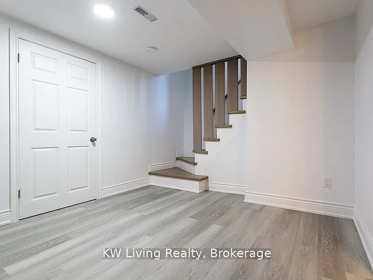 702 Lake Dr S — Photo 43