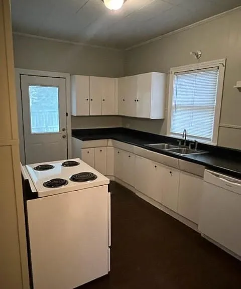 1401 Ash St — Photo 7