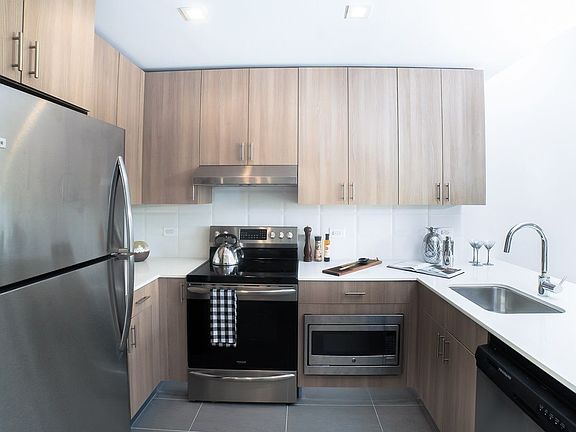5th image of 1139 49th Ave APT 1110