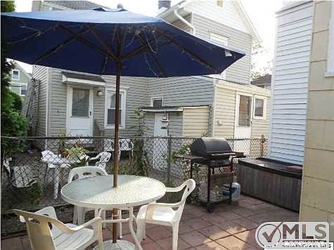 4th image of 114 Webb Ave #1