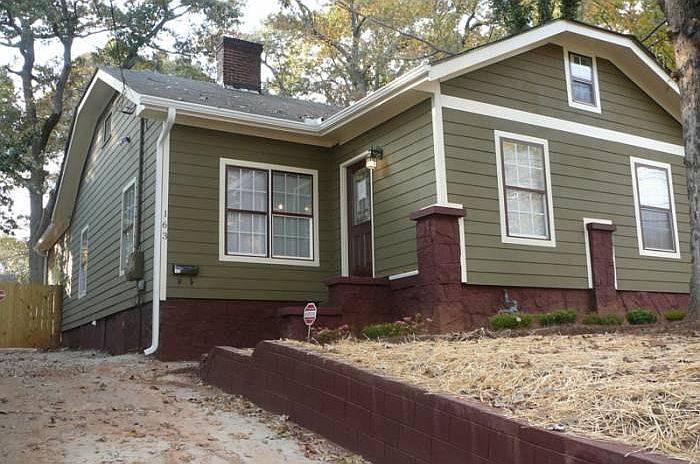 Adorable 1920's renovated classic city bungalow