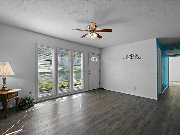 2nd image of 851 Twin Oak Dr