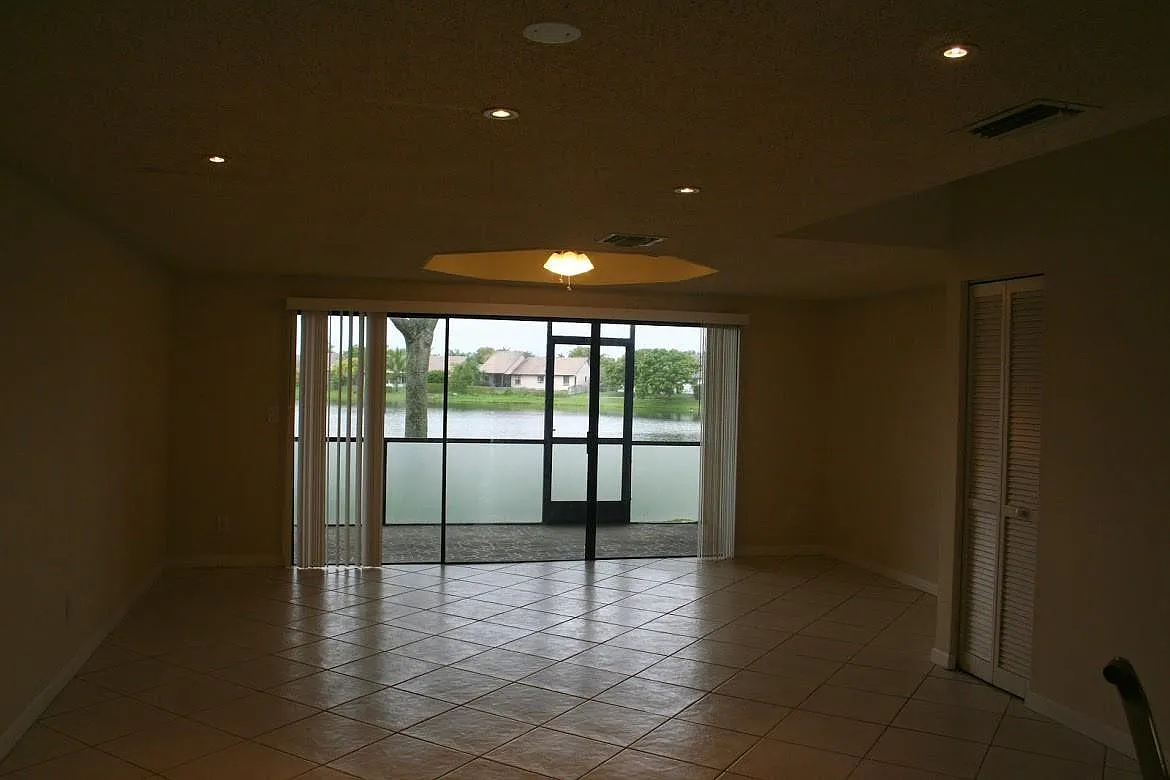 3 bed, 2.0 bath, 1512 sqft, $2,600 — Photo 3