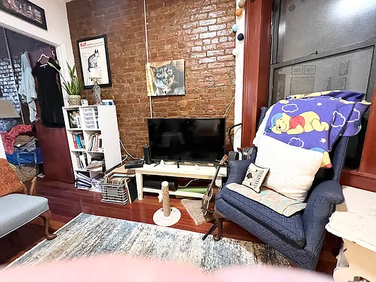 Rented by Bond New York | media 29