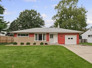 1505 Rose Dr, Champaign, IL 61821