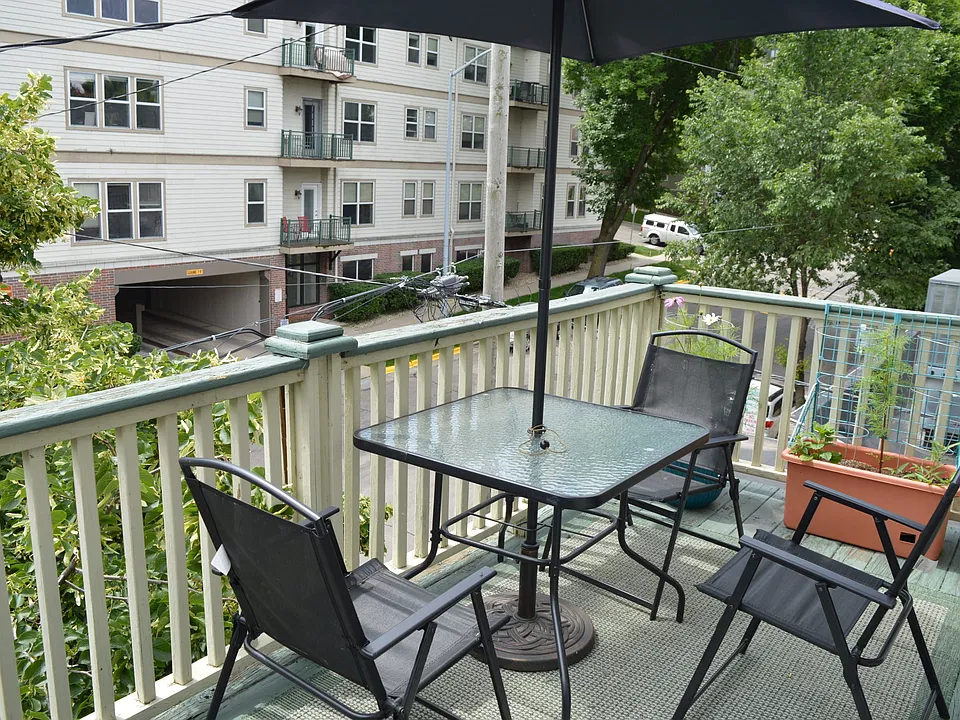 314 E Mifflin St #5