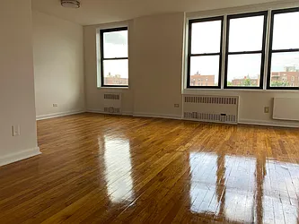 Sold by Diamond Real, Inc.