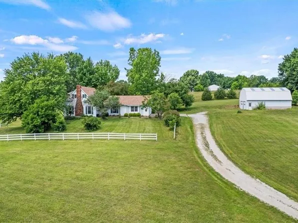 15822 Evelyn Ln, Kearney, MO 64060