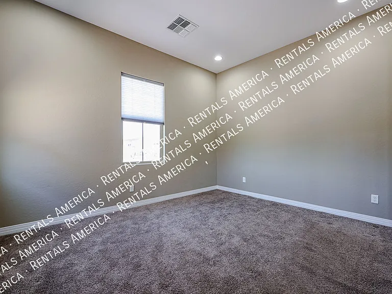 3325 E Coconino Dr — Photo 8