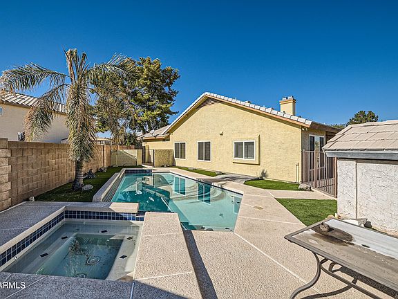 4th image of 943 E San Remo Avenue