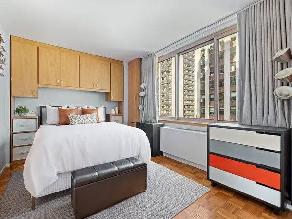 235 East 40th Street image 5 of 8