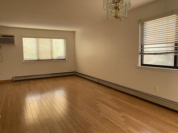 3rd image of 1310 46th St #2