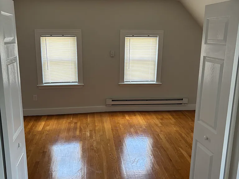109 Magoun Ave — Photo 19