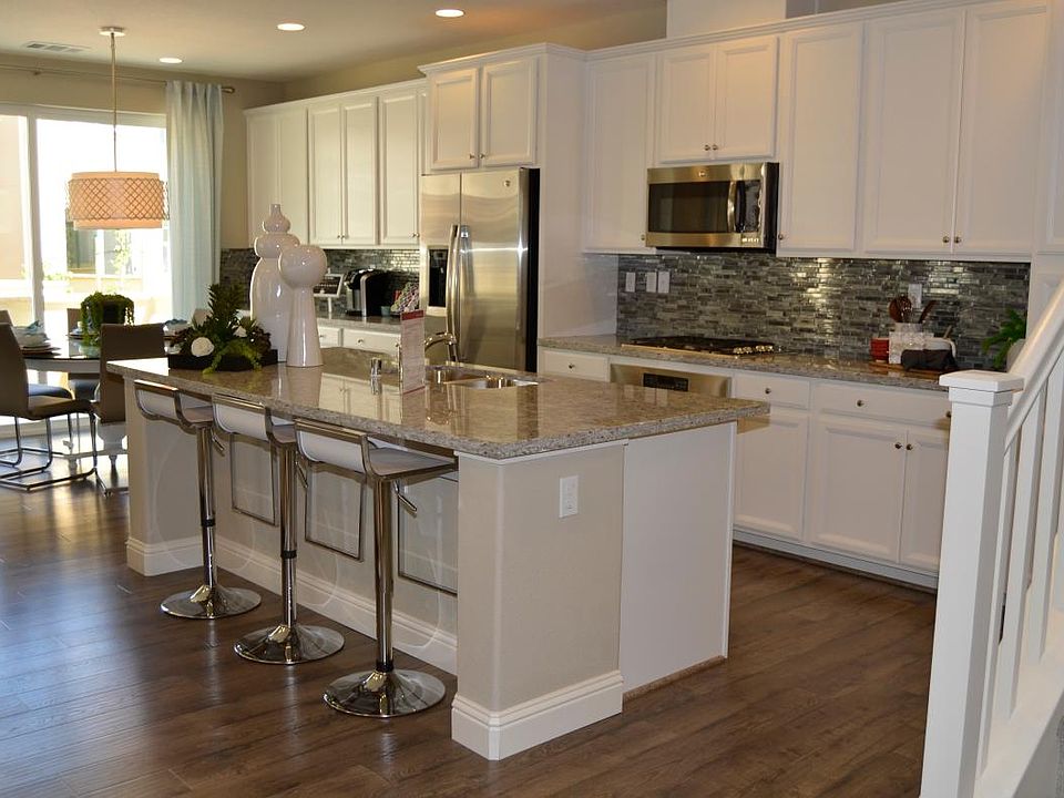 1st image of 101 Naples Pl