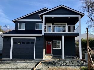 190 N Coral St, Rockaway Beach, OR