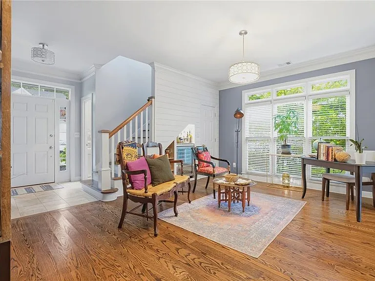 4565 Windsor Park Pl — Photo 3