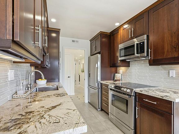 4th image of 103 Pixley Avenue