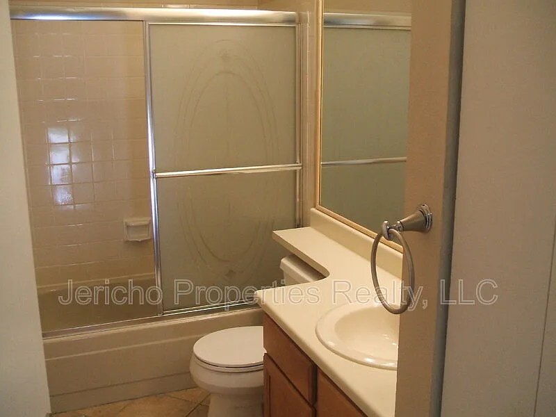 3 bed, 1.5 bath, 1134 sqft, $2,150 — Photo 4