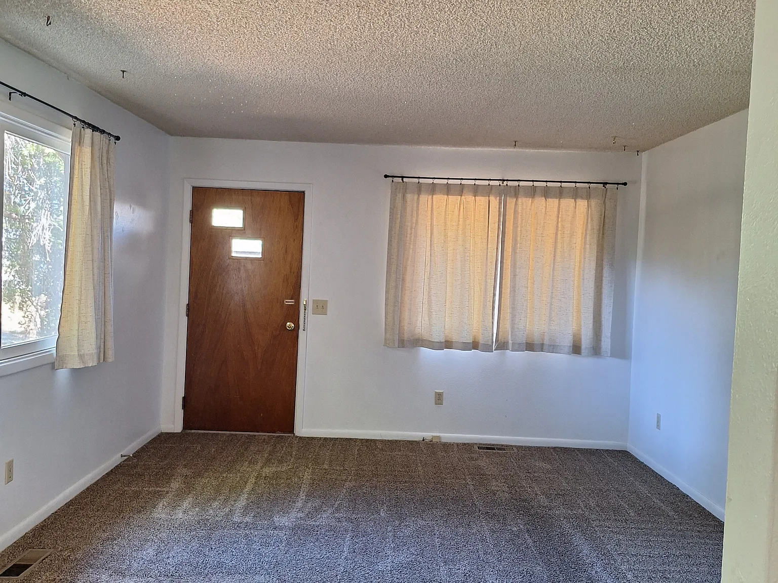 2 bed, 800 sqft, $1,175 — Photo 3