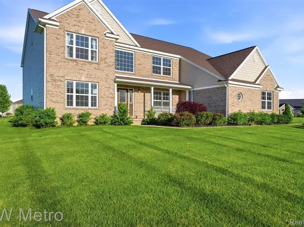 7791 Whirlaway Dr, Saline, MI 48176