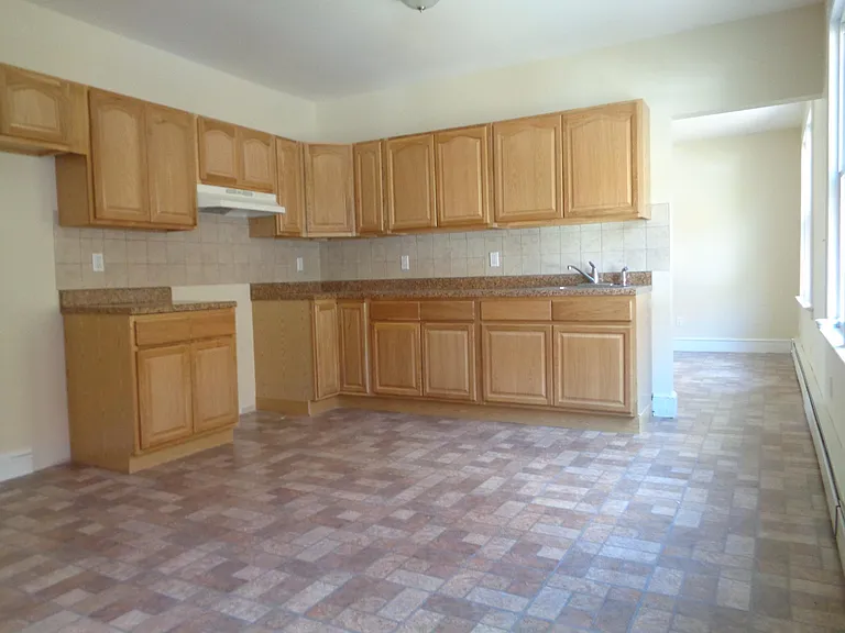 69 Brewster St #3 — Photo 2