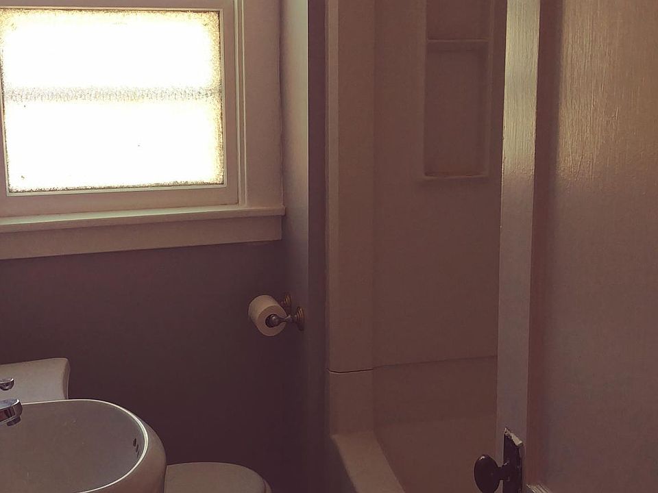 1st image of 157 Crestwood Ave
