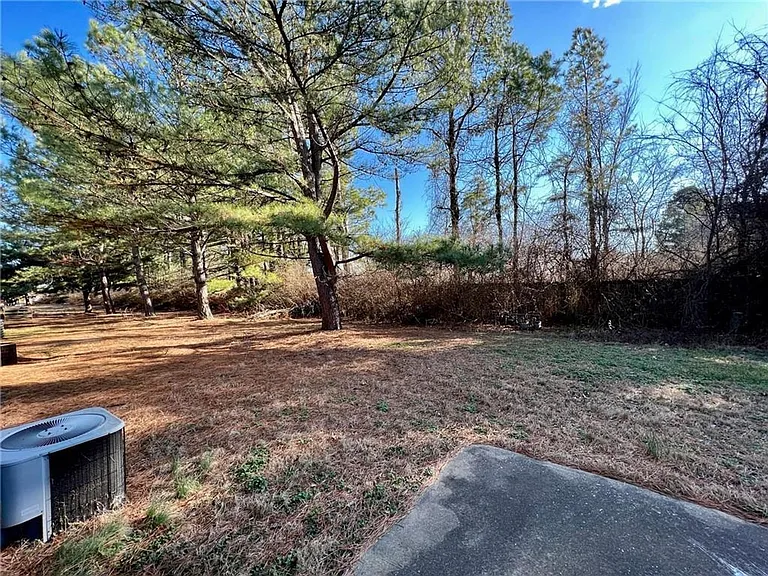 2149-2155 Skyler Dr — Photo 24