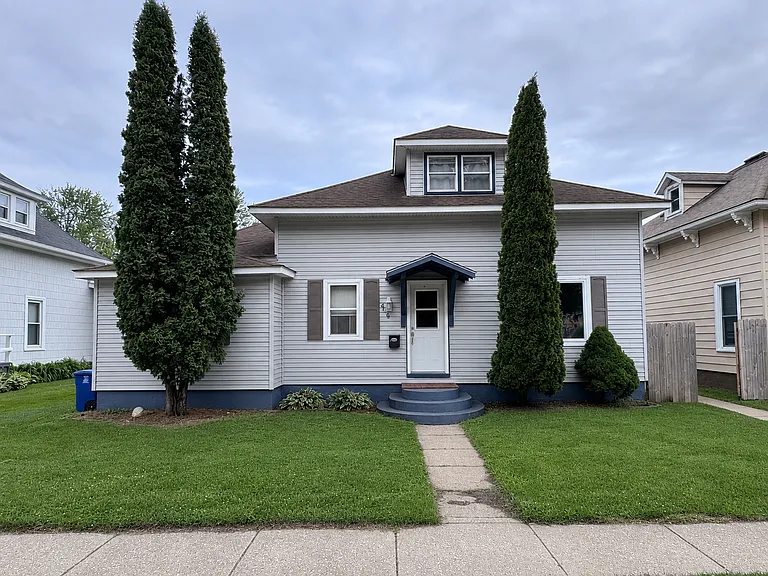 406 E Main St — Photo 3