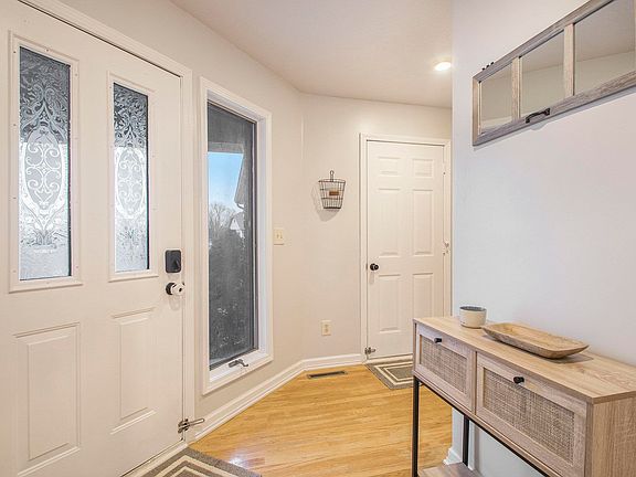 5th image of 3901 Doral Ln