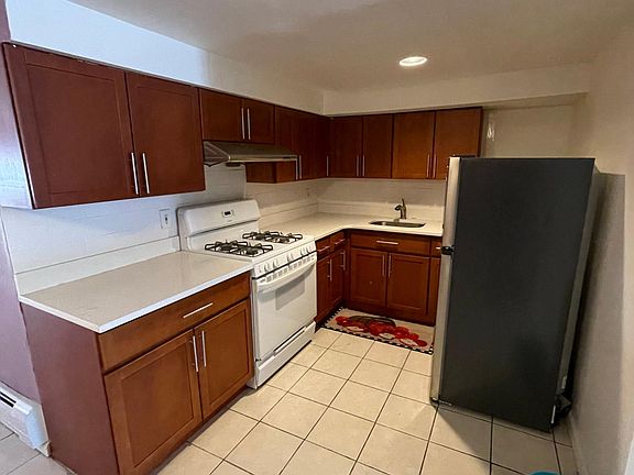 2nd image of 3417 Kings Hwy #1