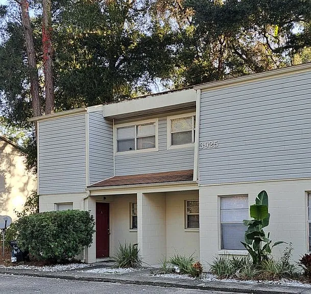 3925 SW 26th Ter — Photo 1