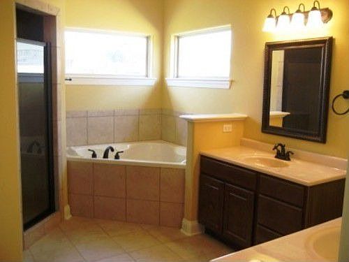 4th image of 4796 Bowie Dr