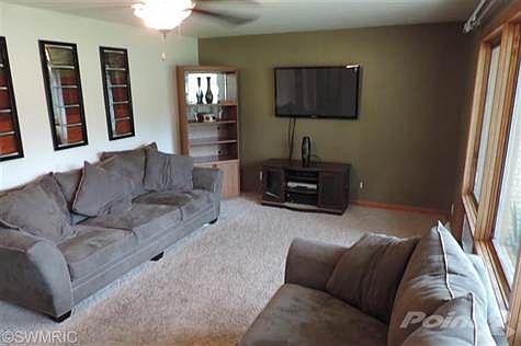 3rd image of 3040 Windsor Dr
