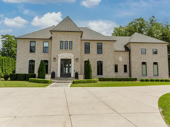 6702 North Lake DRIVE, Fox Point, WI 53217