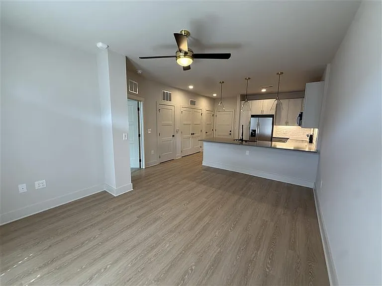 District on the Etowah Apartments — Photo 1094