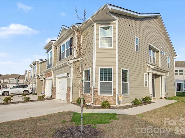 33 Cedar Hill Rd, Hendersonville, NC 28792