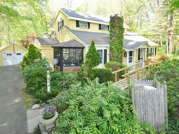 6 Old Canton Road, Canton, CT 06019